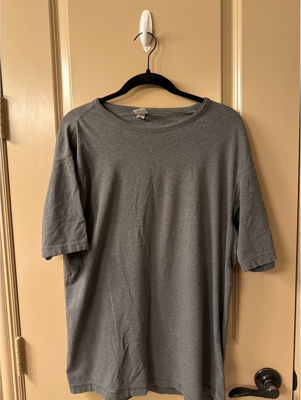 Gap Men's Gray Short Sleeve Crew Neck T-Shirt, Size Large